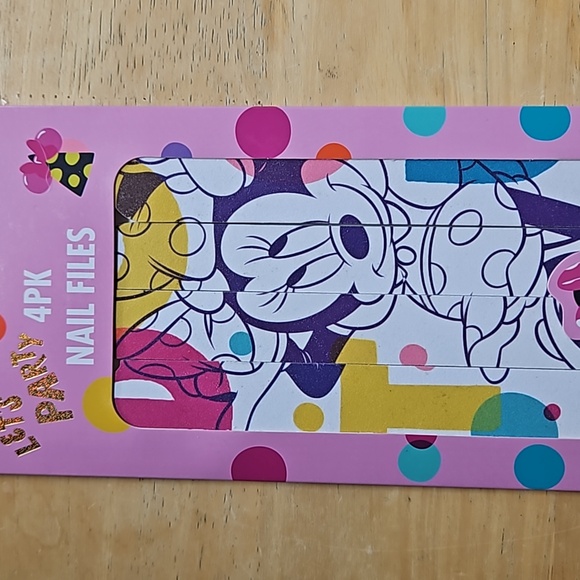 DISNEY MICKEY MOUSE TWEEZER AND MINNIE MOUSE NAIL FILES - Picture 5 of 12